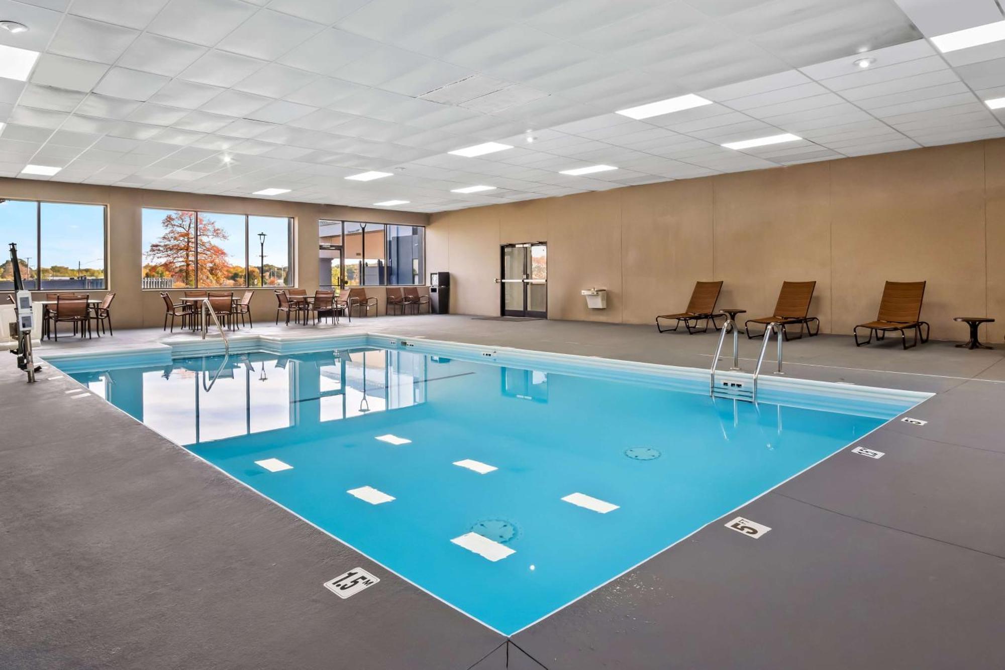 Surestay Plus Hotel By Best Western Stevensville St Joseph Extérieur photo