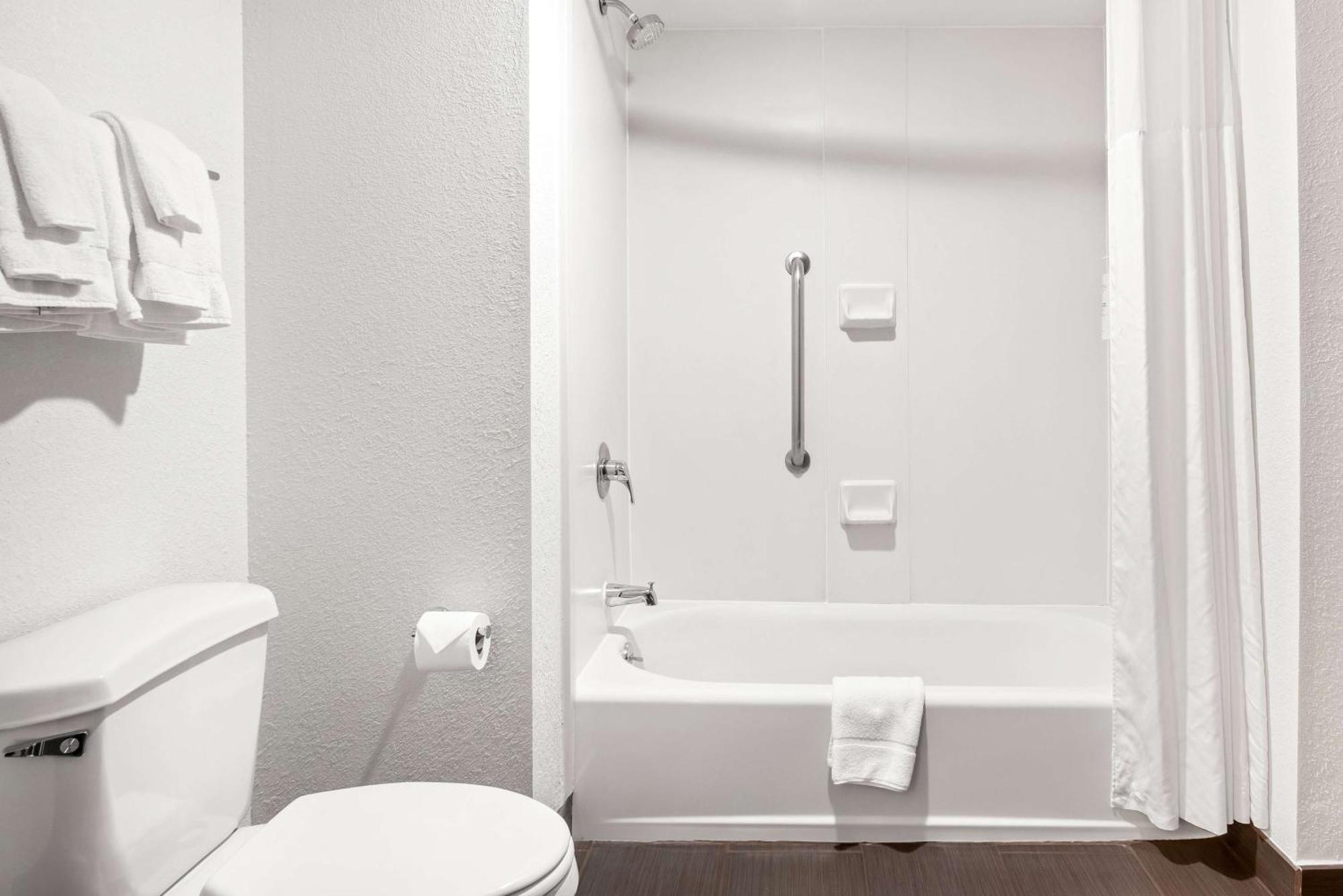 Surestay Plus Hotel By Best Western Stevensville St Joseph Extérieur photo