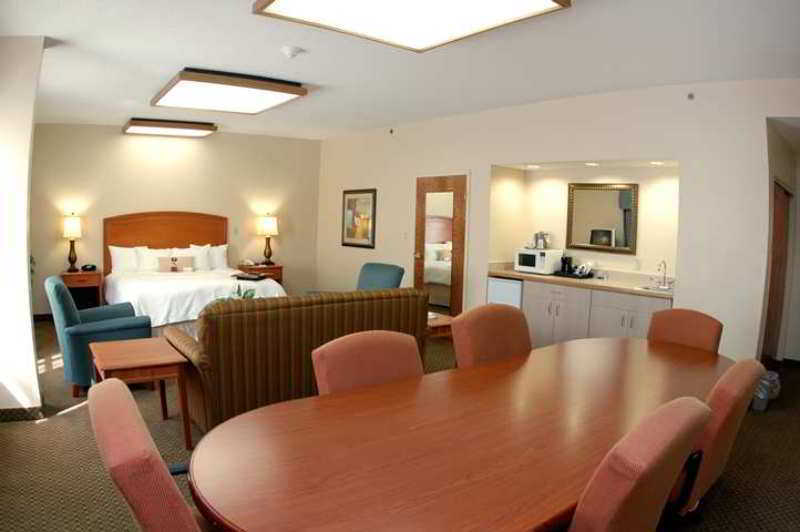 Surestay Plus Hotel By Best Western Stevensville St Joseph Chambre photo